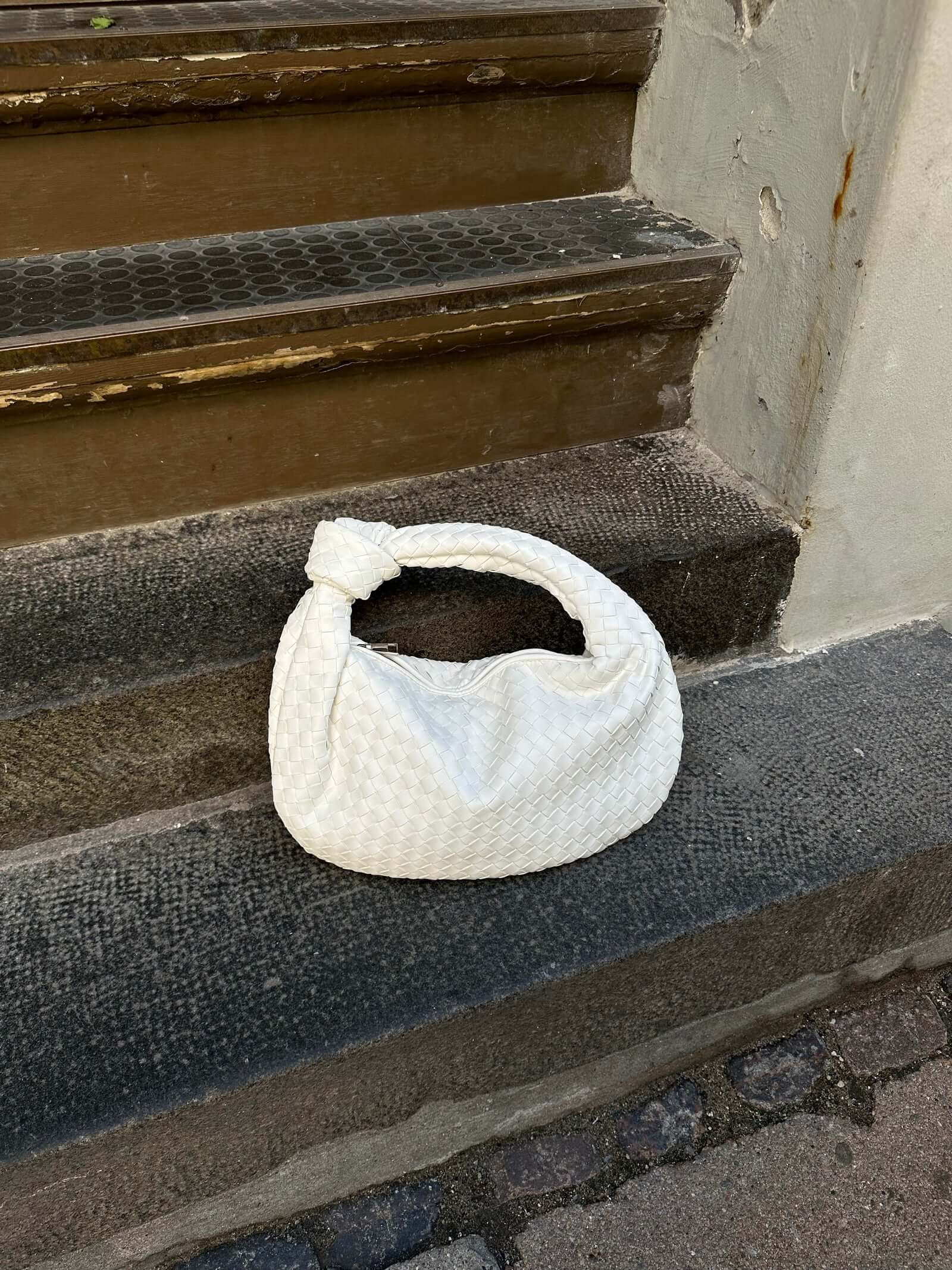 Amara Medium Woven